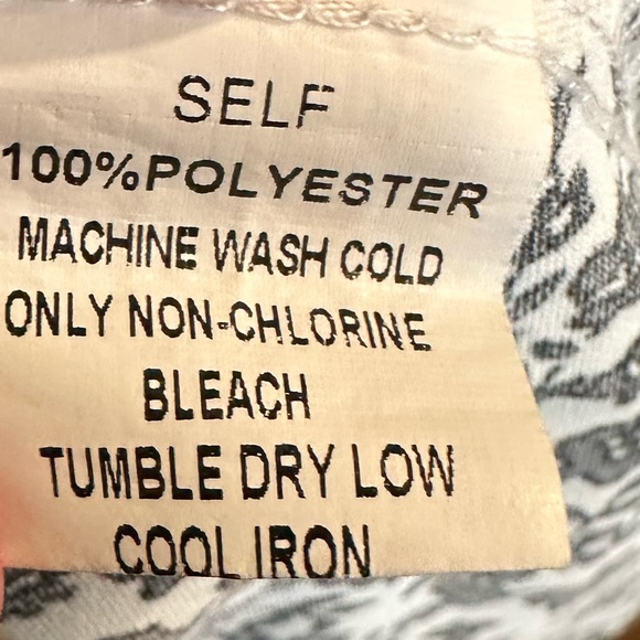 Papermoon Floral Blouse size L - Picture 6 of 6